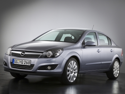 Opel Astra Sedan / седан