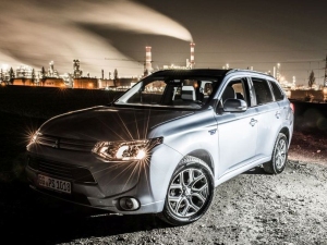Европейская версия Mitsubishi Outlander PHEV: впервые в Женеве Европейская версия Mitsubishi Outlander PHEV: впервые в Женеве