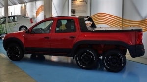 Dacia сделала трехосный пикап на базе Duster Dacia сделала трехосный пикап на базе Duster