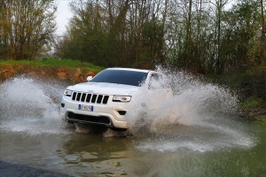 Jeep Grand Cherokee получил новый трехлитровый бензиновый мотор Jeep Grand Cherokee получил новый трехлитровый бензиновый мотор