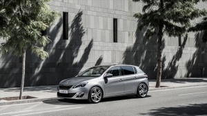 Peugeot объявляет российские цены на новый Peugeot 308 Peugeot объявляет российские цены на новый Peugeot 308