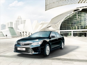 Toyota объявила цены на новый Camry Toyota объявила цены на новый Camry