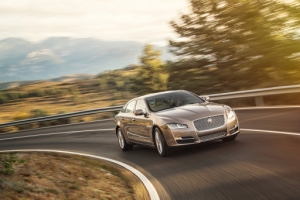 Компания Jaguar Land Rover представляет Jaguar XJ 2018 модельного года Компания Jaguar Land Rover представляет Jaguar XJ 2018 модельного года