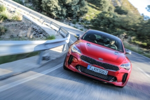 KIA Stinger стал финалистом конкурса «Европейский автомобиль года 2018» KIA Stinger стал финалистом конкурса «Европейский автомобиль года 2018»