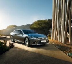 Lexus начинает прием предварительных заказов в России на новое поколение флагманского седана LS Lexus начинает прием предварительных заказов в России на новое поколение флагманского седана LS
