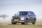 Mitsubishi Outlander PHEV:     100 000 !