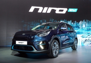Премьера электромобиля KIA Niro EV на автосалоне в Корее Премьера электромобиля KIA Niro EV на автосалоне в Корее