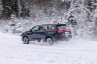 Evolute объявляет о старте продаж полноприводной версии гибридного кроссовера i-Space Evolute объявляет о старте продаж полноприводной версии гибридного кроссовера i-Space